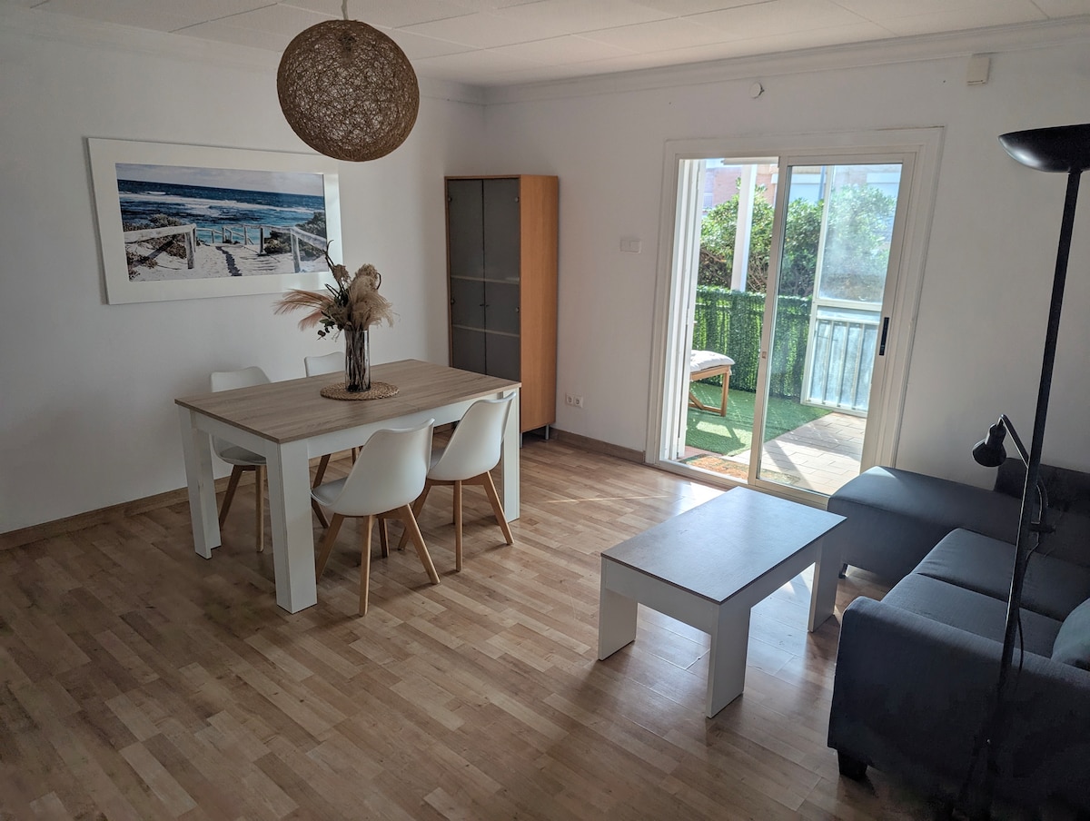 Apartamento de 3 dormitorios con balcón