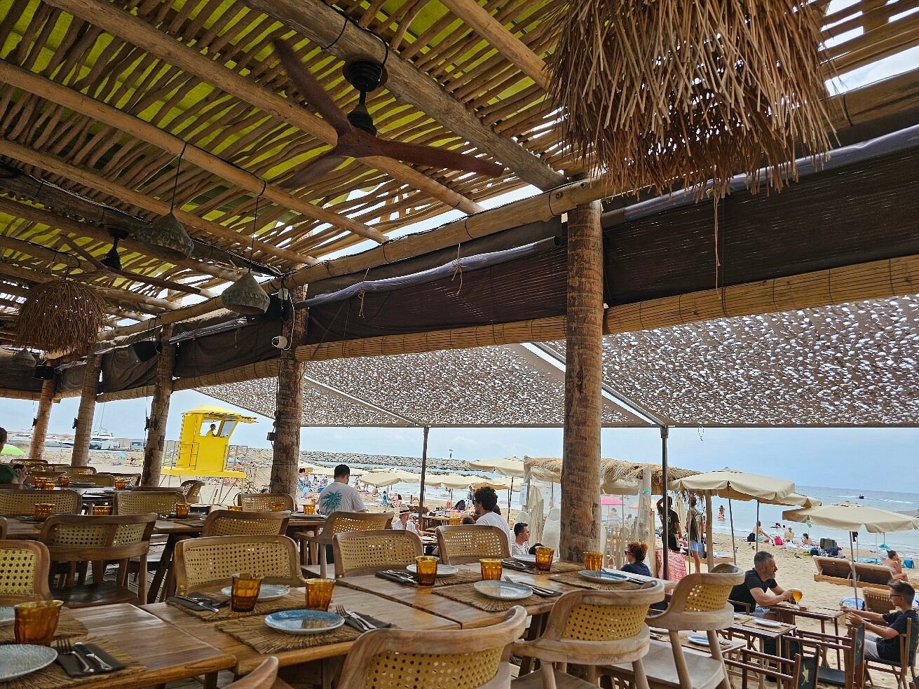 Comedor de un restaurante en la playa